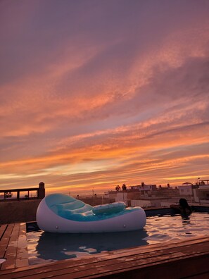 Ulkouima-allas, katolla sijaitseva uima-allas