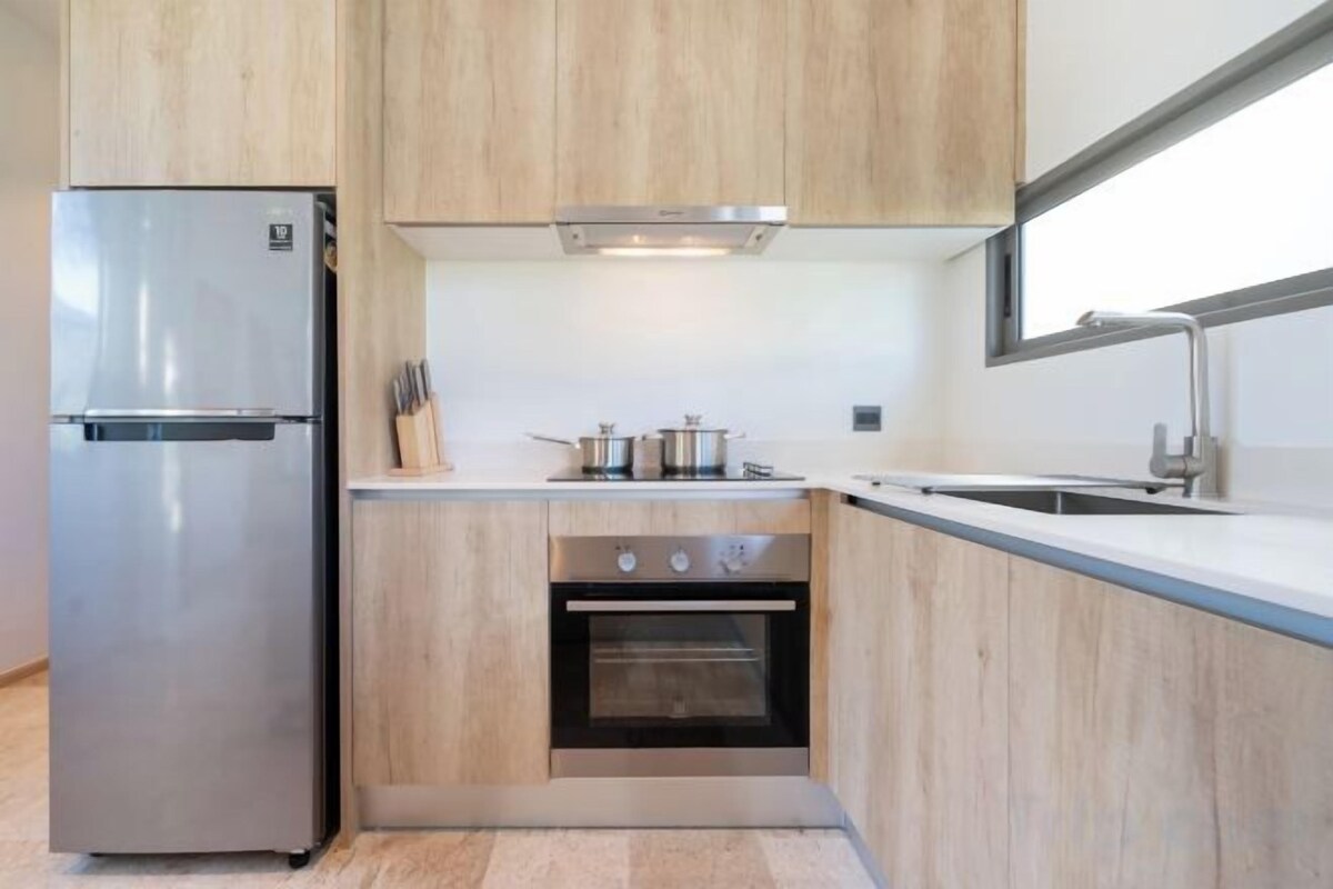 Private kitchen | Espresso maker, coffee/tea maker, electric kettle