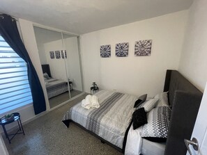 3 habitaciones, tabla de planchar con plancha y wifi gratis 