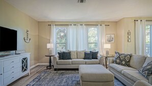 TV - Fisherman's Cove- Golf cart included (Miramar Beach)