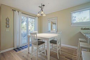 Dining - Fisherman's Cove- Golf cart included (Miramar Beach)