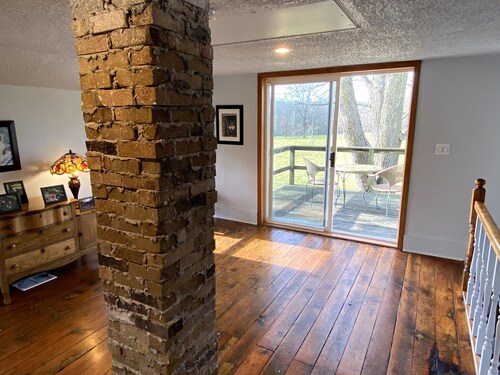 Country home on Vermillion River inlet just minutes from Starved Rock State Park