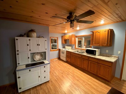 Country home on Vermillion River inlet just minutes from Starved Rock State Park