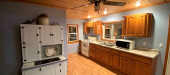 Country home on Vermillion River inlet just minutes from Starved Rock State Park