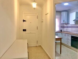 Fridge, microwave, oven, coffee/tea maker - APARTAMENTO CALLAO (Tarifa)