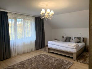 5 chambres, bureau, fer et planche à repasser, Wi-Fi gratuit