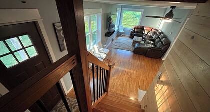 Private 5-bedroom farmhouse with AC in Rural Houston