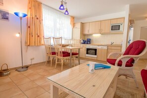 Frigorífic, forn, placa de cuina i rentaplats