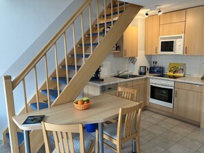 Fridge, microwave, oven, stovetop - Bright, comfortably furnished apartment directly on the dike and beach! - Residence (Zingst)