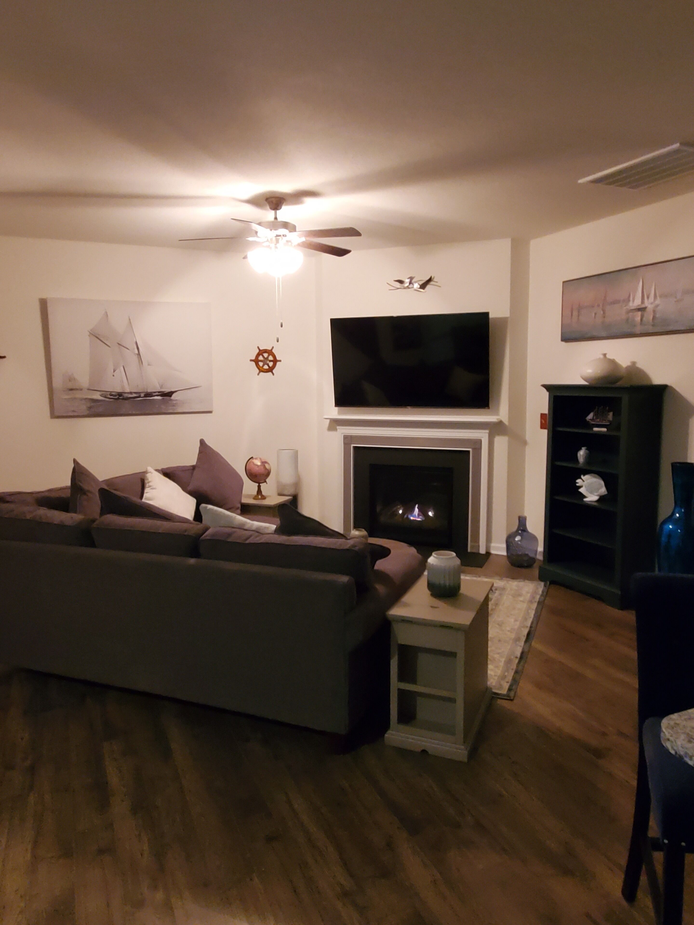 Delightful new home near the lake