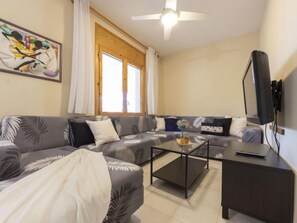 TV - Vacation home Lucky by Interhome (Deltebre)