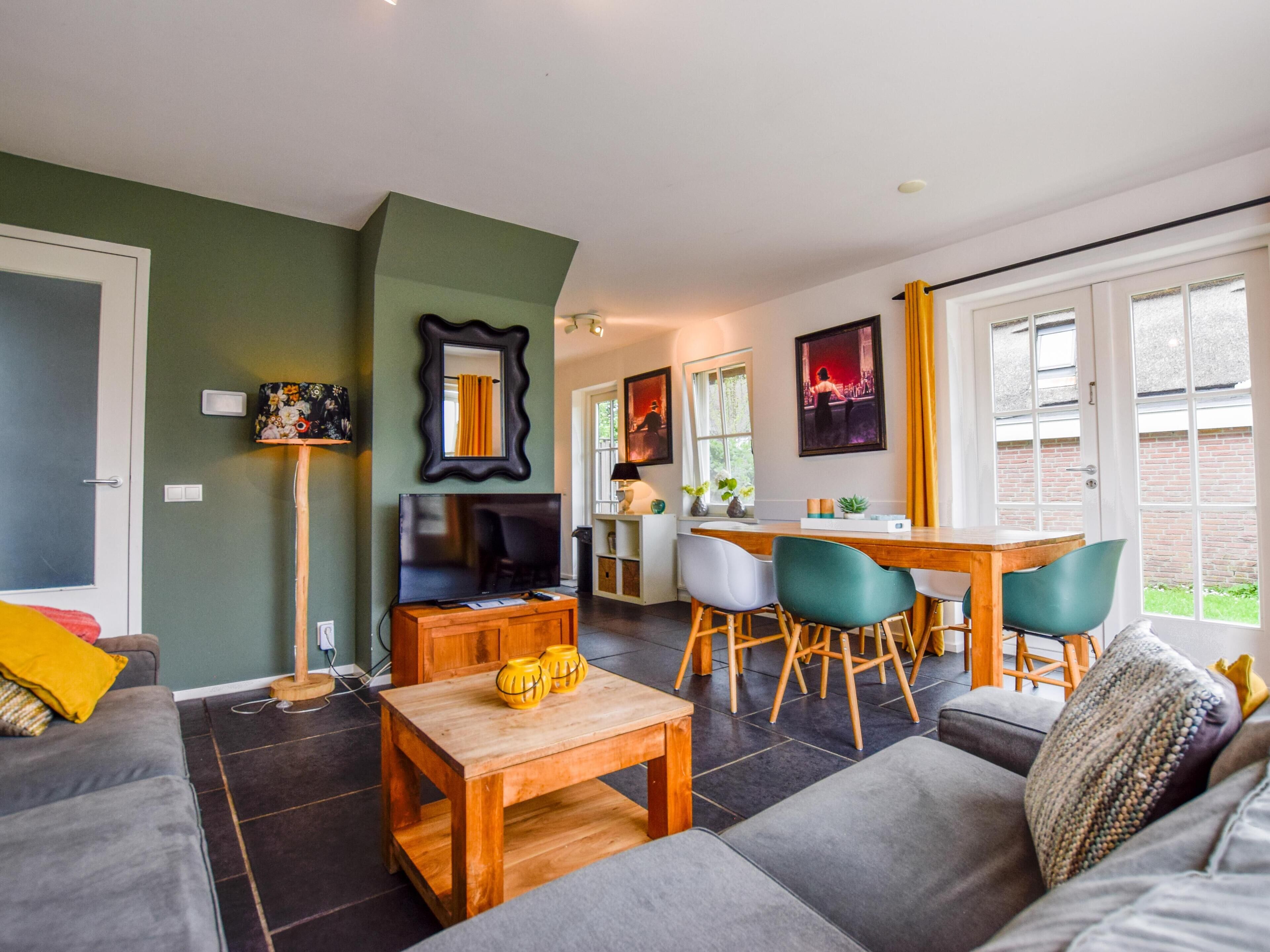 Holiday Home With Waterside Terrace - Utrecht