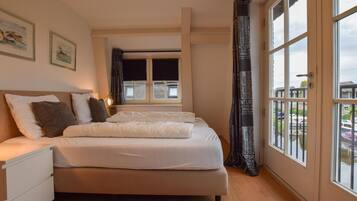 3 bedrooms, iron/ironing board, Internet