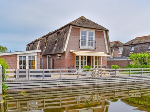 Exterior - Holiday home with waterside terrace (Breukelen)
