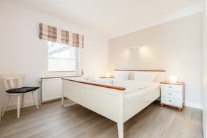 3 bedrooms, WiFi, bed sheets