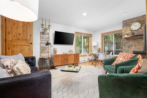 TV, fireplace - Majestic Mountain Retreat, *Pet Friendly*, Large Deck w/ Hot Tub, Two Kitchens, Walk to Food, Drinks (Government Camp)