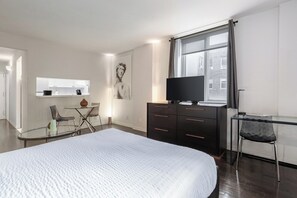 Iron/ironing board, free WiFi, bed sheets