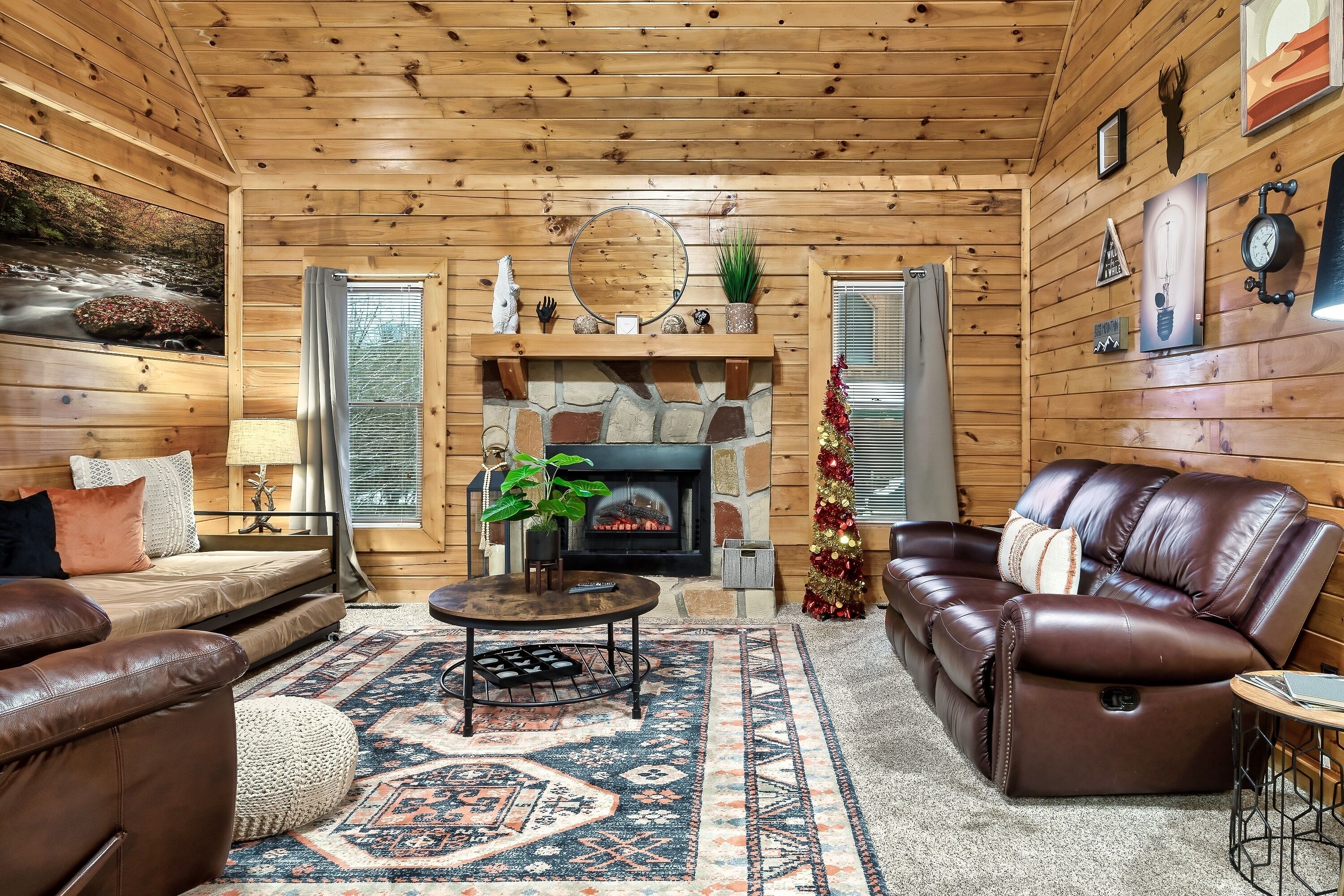 Smart TV, fireplace