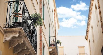 Appartamento Anice D: A welcoming apartment situated in a central location, at a short distance from the main tourist attractions of the city, with Free WI-FI.