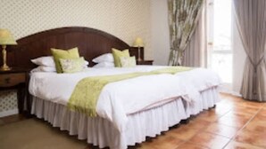 WiFi (free), bed sheets - Hotel Eberwein (Swakopmund)