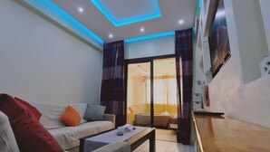 Apartment | Living room - Garden Flat by STAY BnB (Larnaca)
