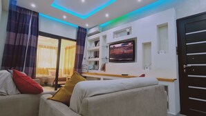 Apartment | Living room - Garden Flat by STAY BnB (Larnaca)