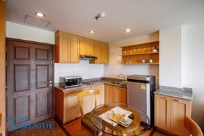 Deluxe Condo | Private kitchen - Lake Side Condominium (Khon Kaen)
