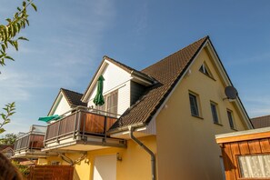 Unclassified image, 3 of 33, button