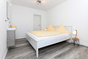 1 Schlafzimmer, Reisekinderbett, WLAN