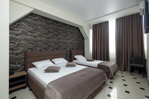 Luxury Triple Room - Iris Hotel (Chisinau)