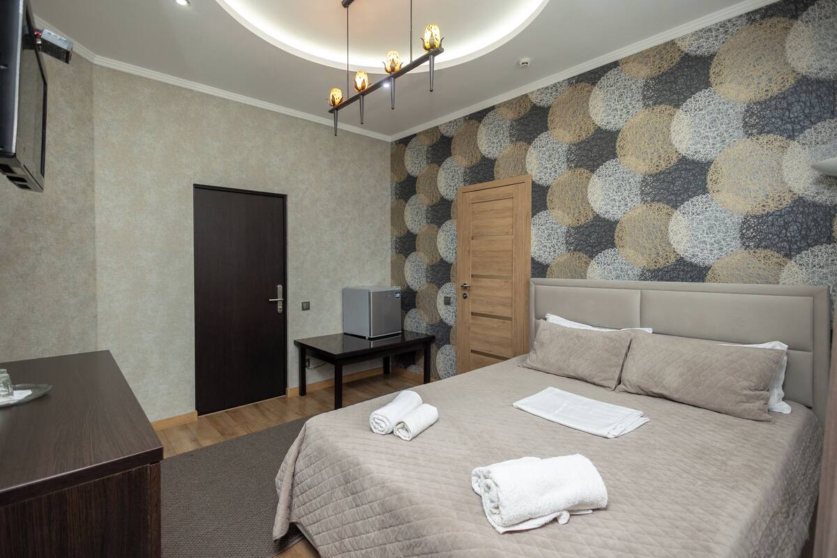 Phòng đơn Cao cấp | Bộ đồ giường kháng dị ứng, chăn bông, minibar, két bảo mật tại phòng 