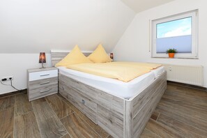 2 Schlafzimmer, Reisekinderbett, WLAN