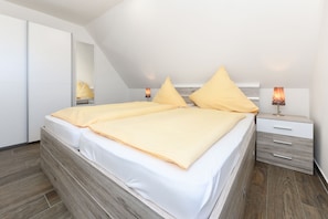 2 Schlafzimmer, Reisekinderbett, WLAN