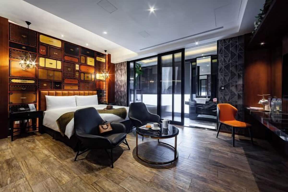Minibar, escritorio, sistema de insonorización y wifi gratis