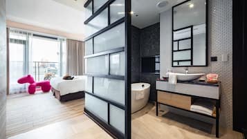 Standard Double Room (Consecutive night 11 AM check-out required) | Bathroom