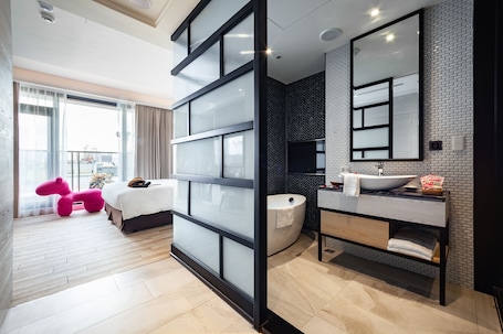 Bañera y ducha independientes, cabezal de ducha tipo lluvia