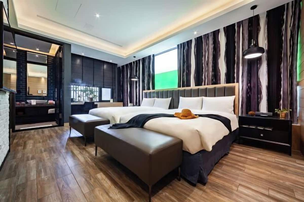 1 bedroom, minibar, desk, soundproofing