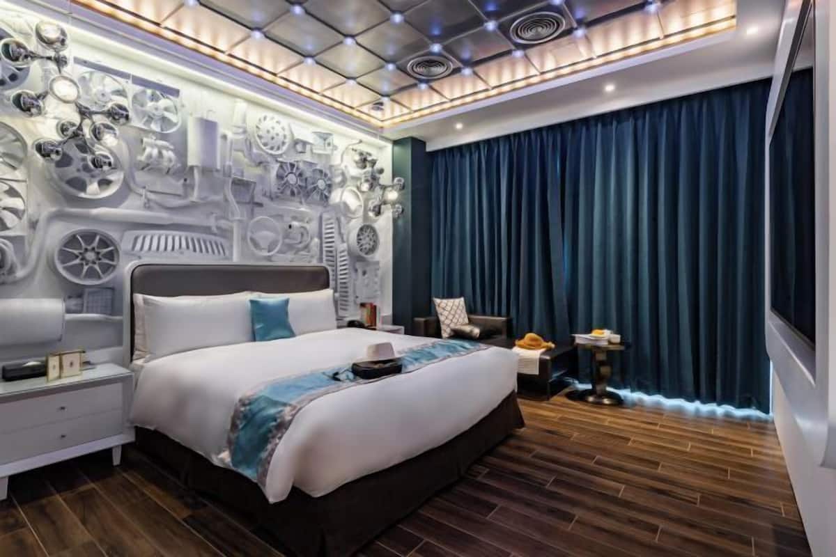 1 bedroom, minibar, desk, soundproofing