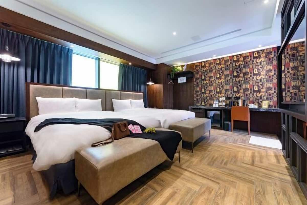 1 bedroom, minibar, desk, soundproofing