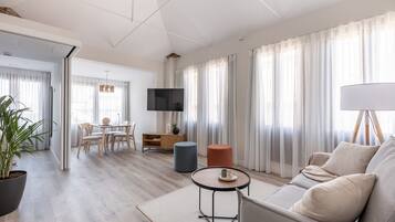 公寓, 1 間臥室, 露台 | 客廳 | 平面電視