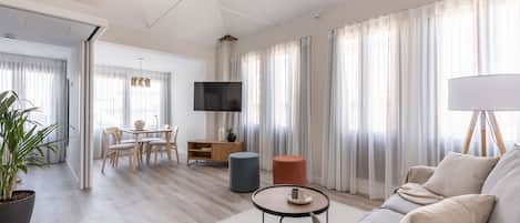 Appartement, 1 slaapkamer, terras | Woonkamer | Een flatscreentelevisie