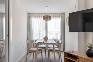 Apartamento, 1 habitación, terraza | Comedor