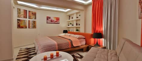 4 bedrooms, iron/ironing board, Internet, bed sheets