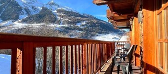Charming Savoyard chalet in a quiet area with mountain views