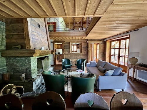 Charmant chalet savoyard au calme avec vue sur les montagnes