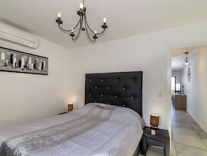 2 bedrooms, bed sheets - Modern 3-Room Apartment with Terrace - Sleeps 6 (Porticcio)