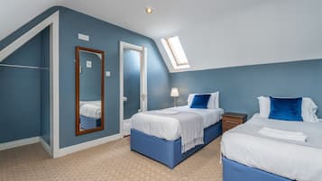 5 bedrooms, bed sheets