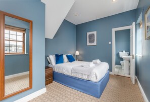 5 bedrooms, bed sheets - Evans Lane Townhouse No.7 (Kilkenny)