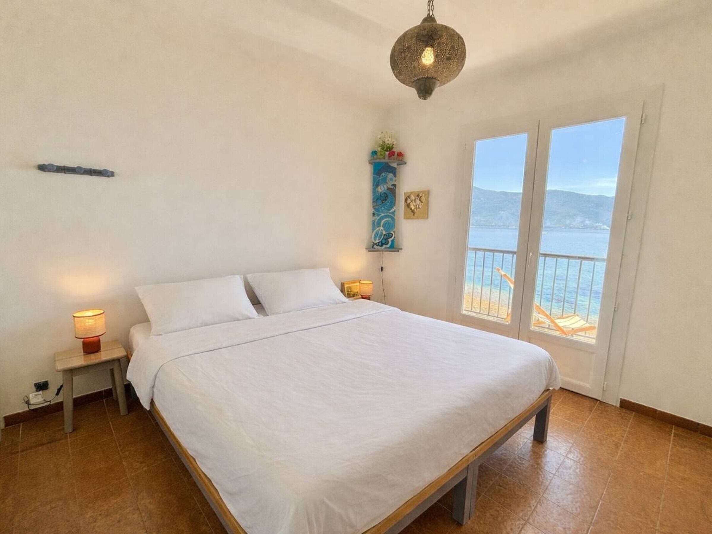 1 bedroom, bed sheets