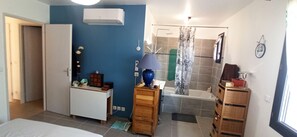 3 chambres, lit parapluie, Wi-Fi gratuit, draps fournis